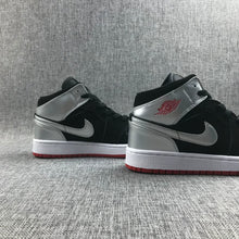 Air Jordan 1 Mid SE GS Black Silver Sneakers 554725-057