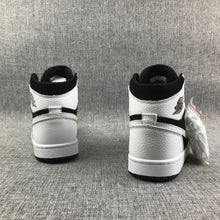 Jordan Air Jordan 1 High Black and White Sneakers 554724-113