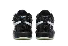 Nike 873-30 Black and White Low-Top Sneakers