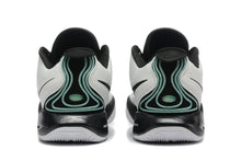 Nike 870-17 White and Black Basketball Sneakers