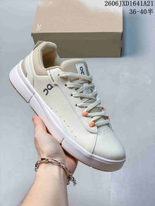 On The Roger Clubhouse Sneakers in White
