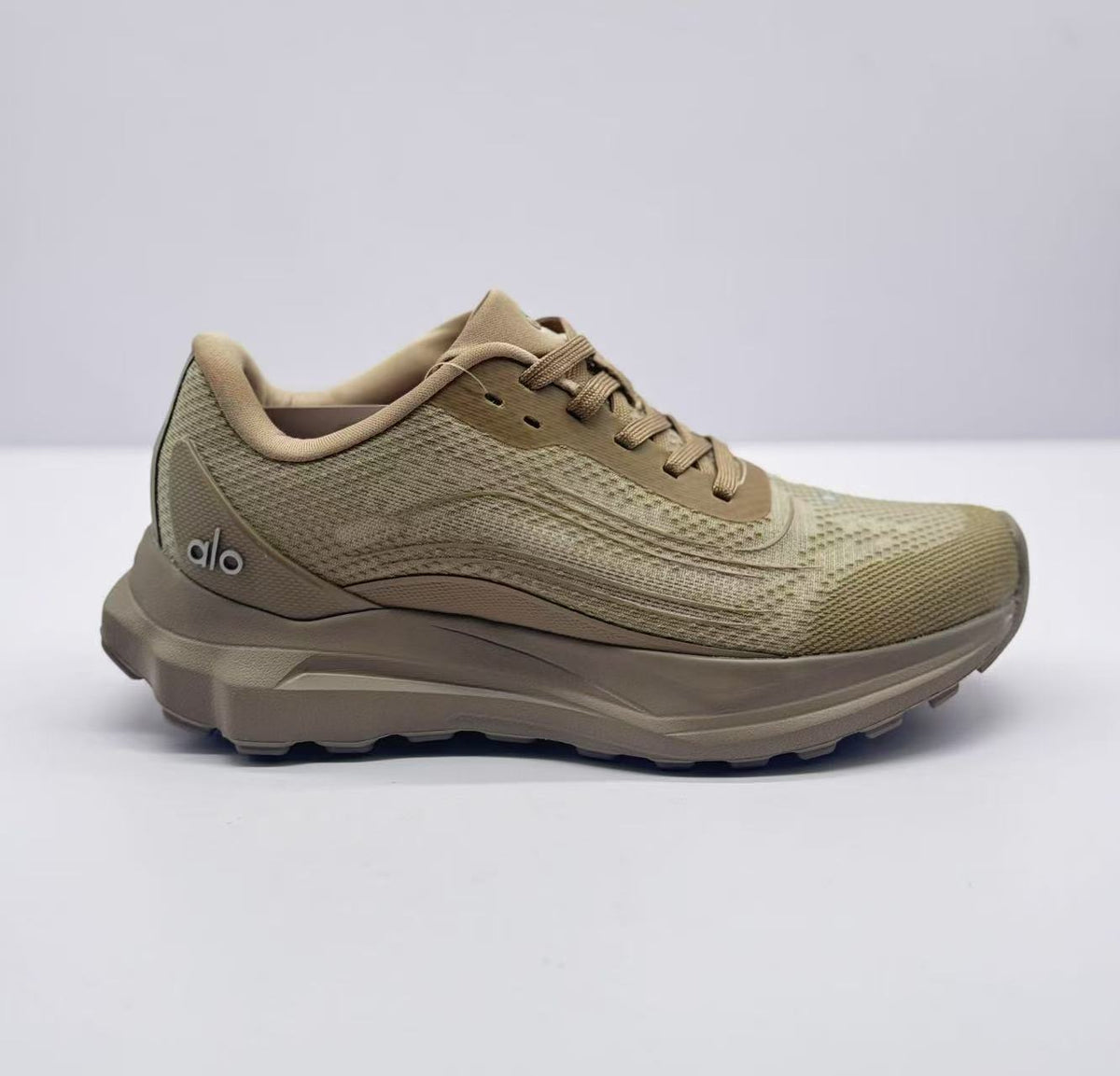 Alo Runner Sneakers Khaki