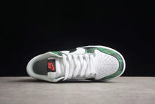 Nike SB Dunk Low Plaid Sneakers Red Green DV0827-100