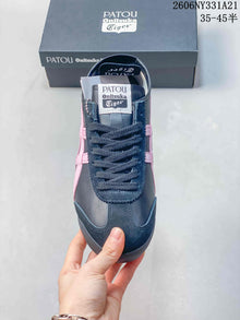 Onitsuka Tiger Mexico 66 Deluxe Sneakers in Navy and Pink