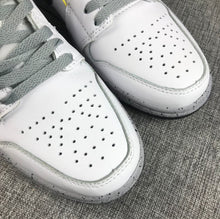 Jordan Air Jordan 1 Retro High OG White Gray Dot Sneakers