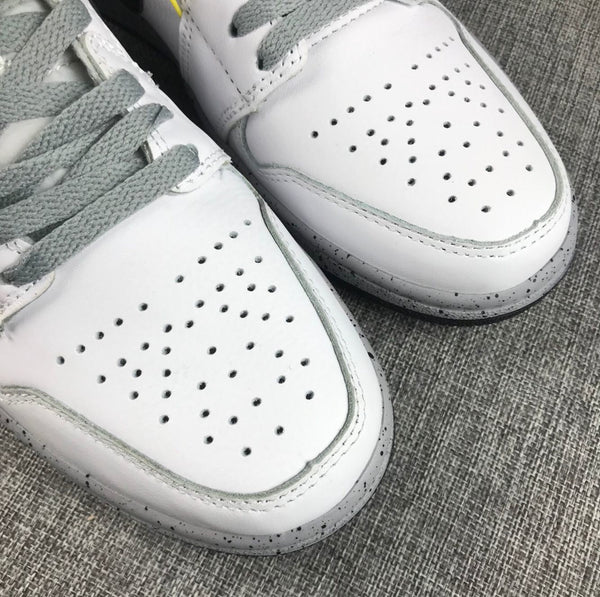 Jordan Air Jordan 1 Retro High OG White Gray Dot Sneakers
