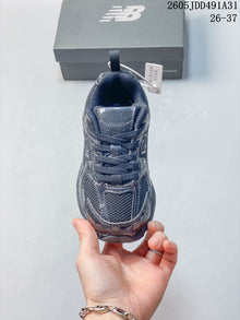 New Balance 530 Kids' Sneakers in Black