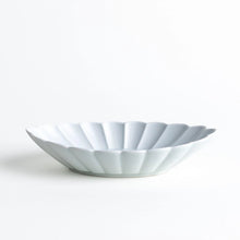 White Matte Chrysanthemum Carved Oval Pasta Bowl