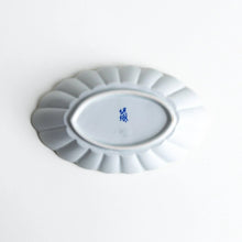 White Matte Chrysanthemum Carved Oval Pasta Bowl
